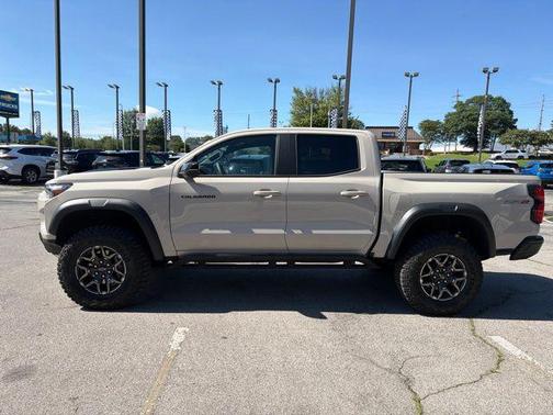 White Sands 2026 Chevrolet Colorado ZR2