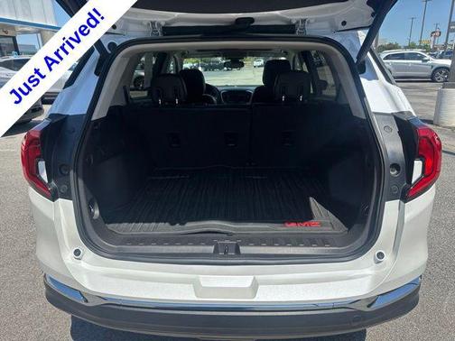 White Frost Tricoat 2020 GMC Terrain SLT