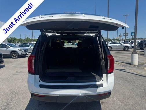 Summit White 2023 GMC Yukon SLT