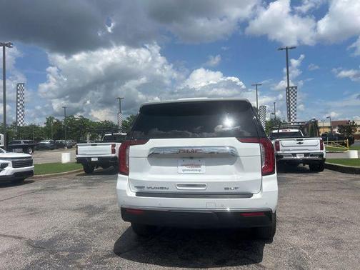 Summit White 2023 GMC Yukon SLT