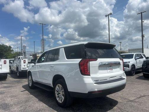 Summit White 2023 GMC Yukon SLT
