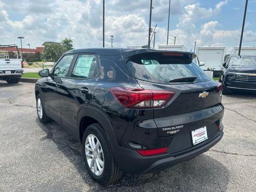 Mosaic Black Metallic 2026 Chevrolet Trailblazer LS