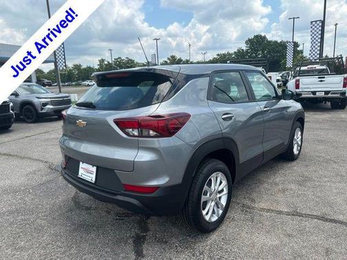 Sterling Gray Metallic 2026 Chevrolet Trailblazer LS