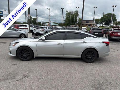 Brilliant Silver Metallic 2019 Nissan Altima 2.5 SL