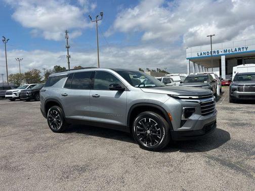 Sterling Gray Metallic 2026 Chevrolet Traverse LT