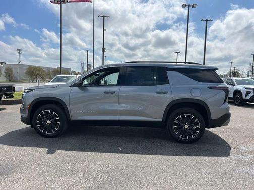 Sterling Gray Metallic 2026 Chevrolet Traverse LT