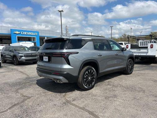 Sterling Gray Metallic 2026 Chevrolet Traverse LT