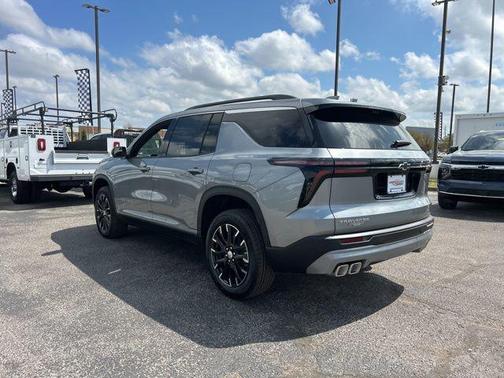Sterling Gray Metallic 2026 Chevrolet Traverse LT