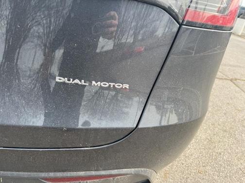 2024 Tesla Model Y Long Range Dual Motor All-Wheel Drive