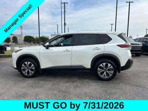 Pearl White Tricoat 2022 Nissan Rogue SV