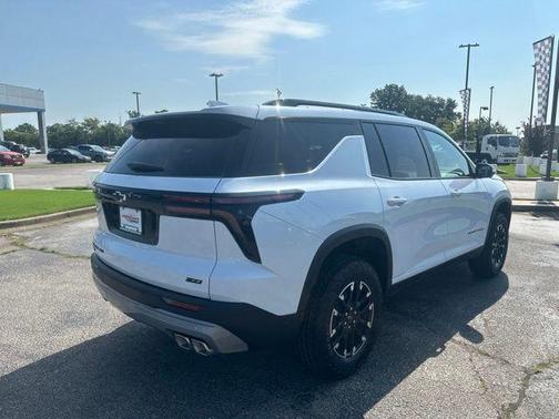 Polar White Tricoat 2026 Chevrolet Traverse AWD Z71