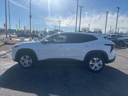 Summit White 2026 Chevrolet Trax LS