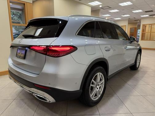 Cirrus Silver Metallic 2025 Mercedes-Benz GLC 300 Base