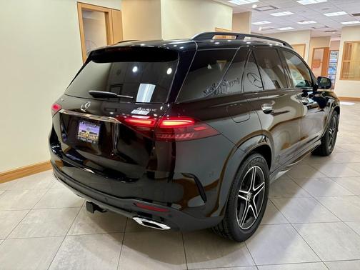 Obsidian Black Metallic 2026 Mercedes-Benz GLE 350 4MATIC