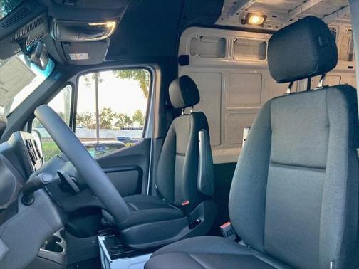 2024 Mercedes-Benz Sprinter 2500 High Roof