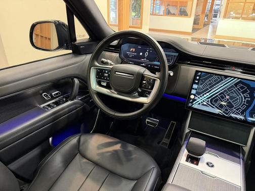 British Racing Green SV Bespoke Ultra Met Gloss 2025 Land Rover Range Rover P400 SE
