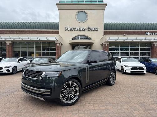 British Racing Green SV Bespoke Ultra Met Gloss 2025 Land Rover Range Rover P400 SE