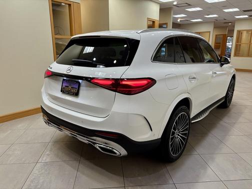 2026 Mercedes-Benz GLC 300 Base