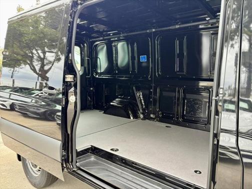 2025 Mercedes-Benz Sprinter 2500 Standard Roof