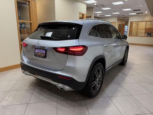 Cirrus Silver Metallic 2025 Mercedes-Benz GLA 250 4MATIC