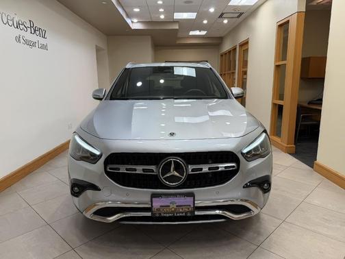 Cirrus Silver Metallic 2025 Mercedes-Benz GLA 250 4MATIC
