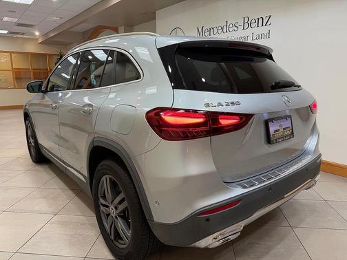Cirrus Silver Metallic 2025 Mercedes-Benz GLA 250 4MATIC