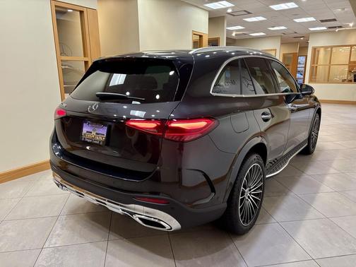 Graphite Grey Metallic 2026 Mercedes-Benz GLC 300 Base