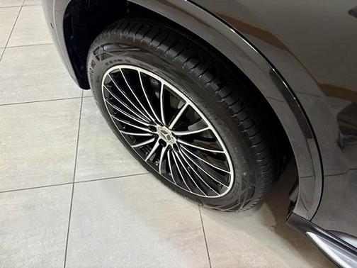 Graphite Grey Metallic 2026 Mercedes-Benz GLC 300 Base