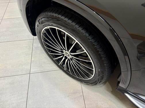 Graphite Grey Metallic 2026 Mercedes-Benz GLC 300 Base