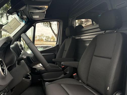 2026 Mercedes-Benz Sprinter 2500 High Roof