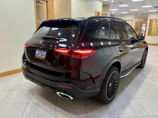 2026 Mercedes-Benz GLC 300 Base