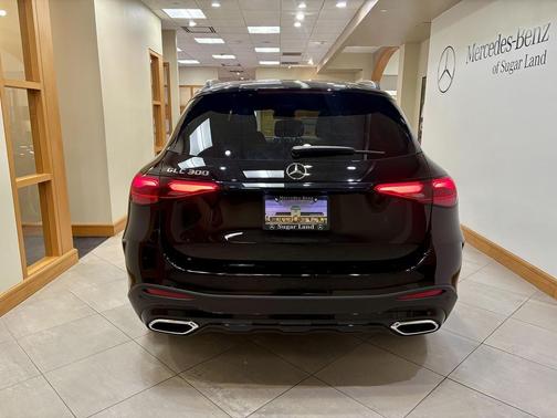 2026 Mercedes-Benz GLC 300 Base