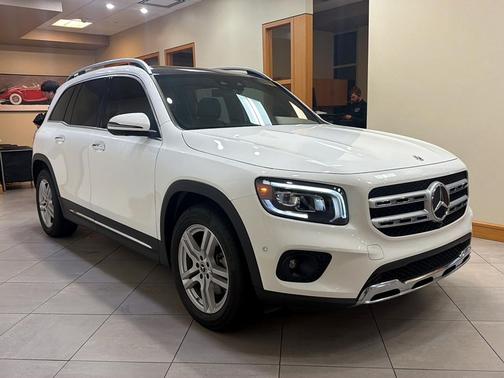White 2023 Mercedes-Benz GLB 250 4MATIC