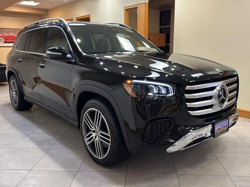 Obsidian Black Metallic 2025 Mercedes-Benz GLS 450 4MATIC