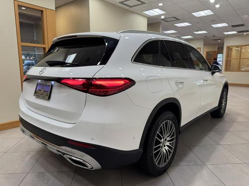 Polar White 2025 Mercedes-Benz GLC 300 Base