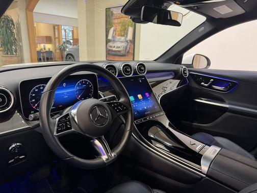 2025 Mercedes-Benz GLC 300 Base