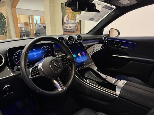 Polar White 2025 Mercedes-Benz GLC 300 Base