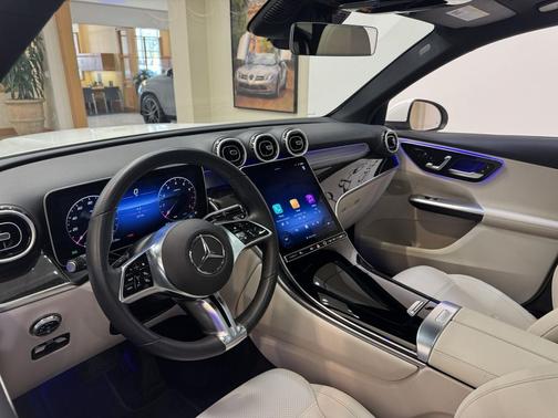 2025 Mercedes-Benz GLC 300 Base