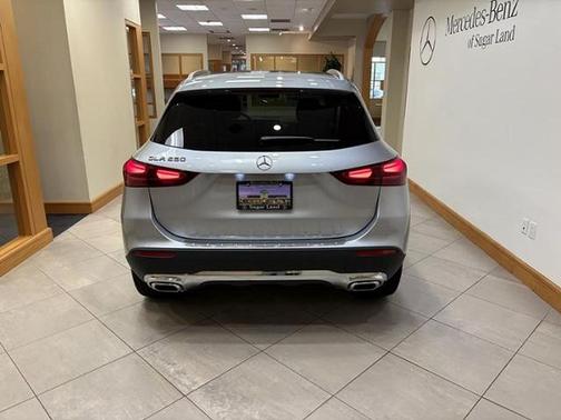 Cirrus Silver Metallic 2026 Mercedes-Benz GLA 250 4MATIC