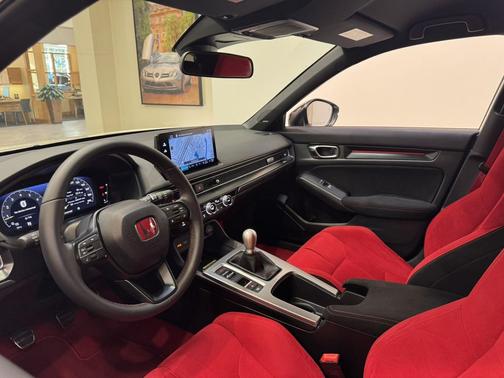 2025 Honda Civic Type R Base (M6)