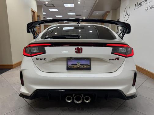 2025 Honda Civic Type R Base (M6)
