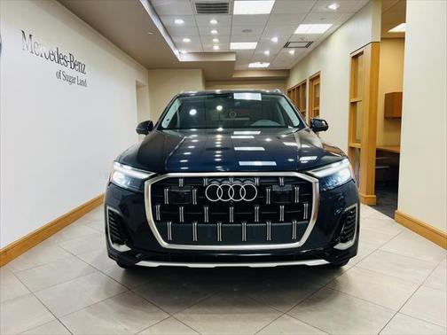 2025 Audi Q7 45 Premium Plus