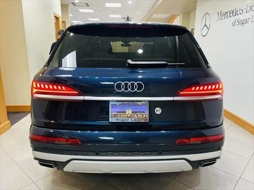 2025 Audi Q7 45 Premium Plus