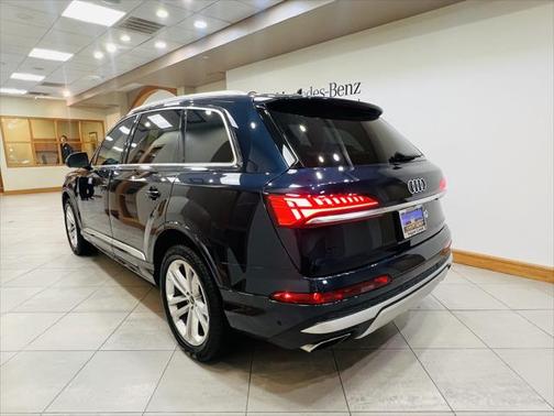 2025 Audi Q7 45 Premium Plus
