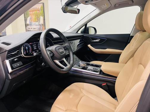2025 Audi Q7 45 Premium Plus
