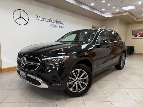 Black 2025 Mercedes-Benz GLC 300 Base