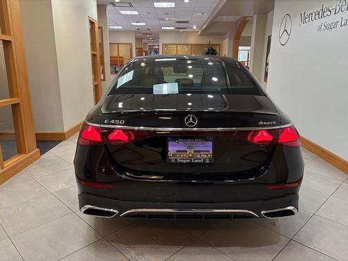 Obsidian Black Metallic 2027 Mercedes-Benz E-Class E 450 4MATIC