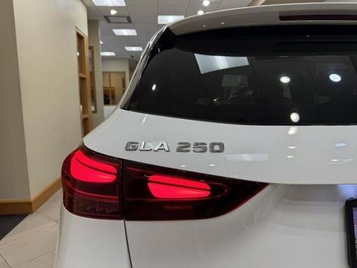 Polar White 2025 Mercedes-Benz GLA 250 4MATIC