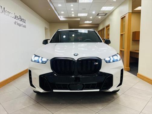 2025 BMW X5 M60i