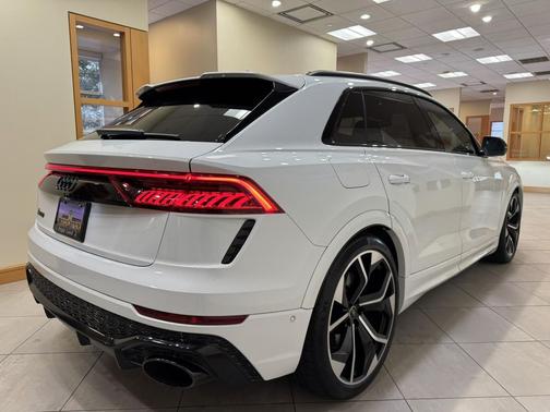 2024 Audi RS Q8 4.0T